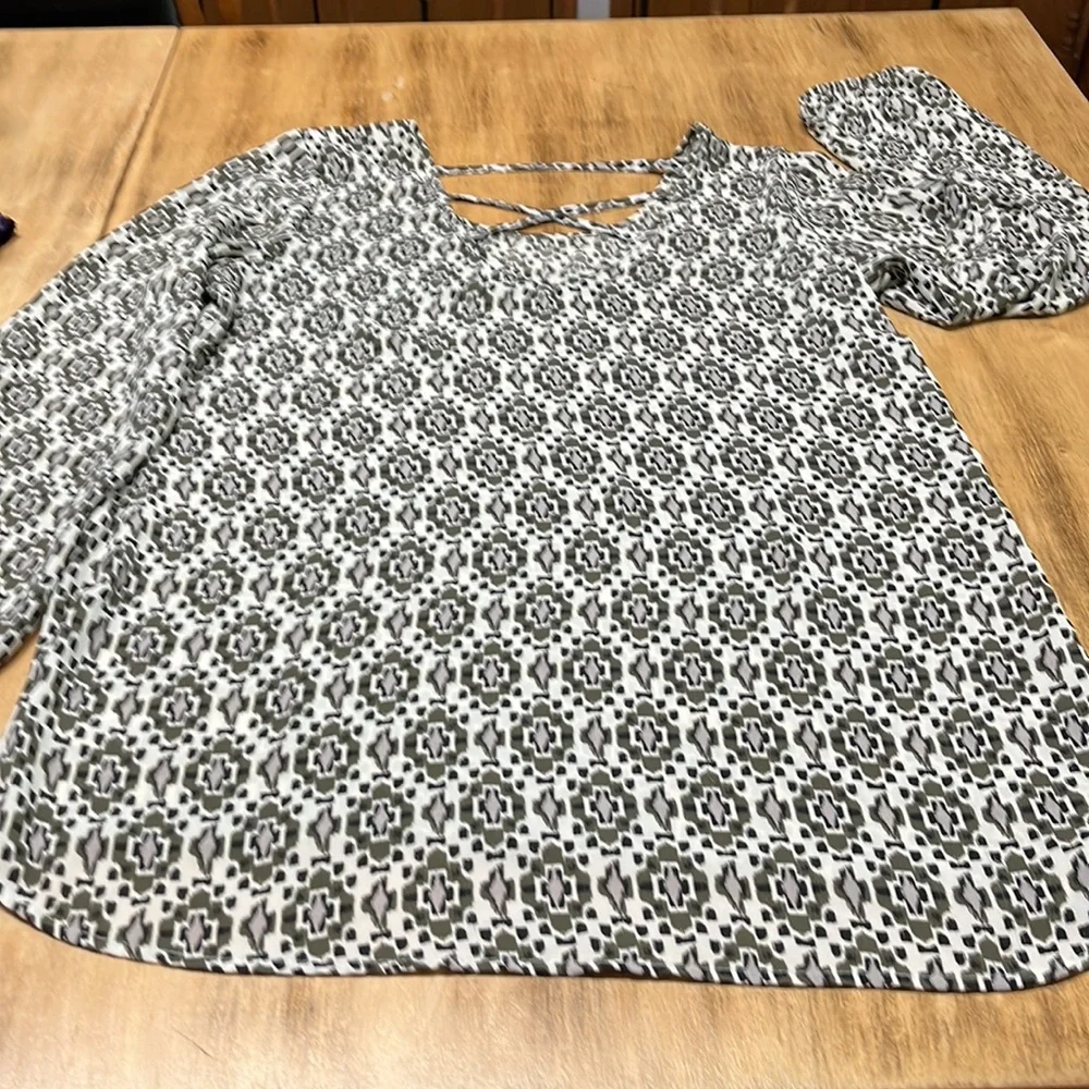 Maurice’s top - Picture 4 of 5